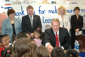 Governor Culver meets schoolkids