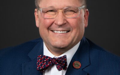 Governor appoints pastor, ex-legislator to Iowa Utilities Commission