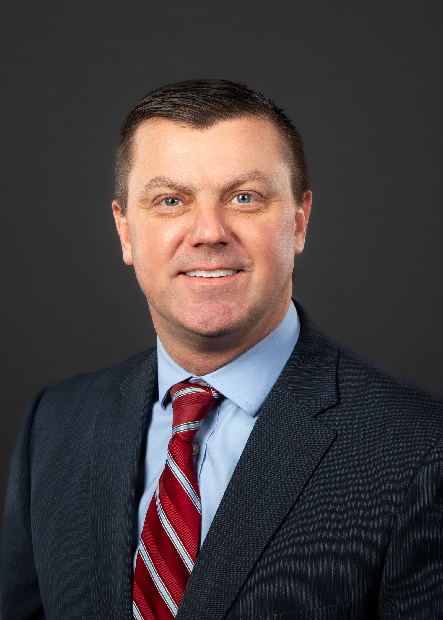 Former Iowa Senate Leader Whitver honored as he retires