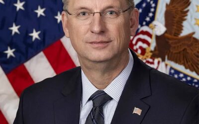 U.S. Secretary of Veterans Affairs visits V.A. center in Iowa