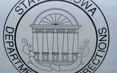 Western Iowa man serving life for 1993 murder dies in prison