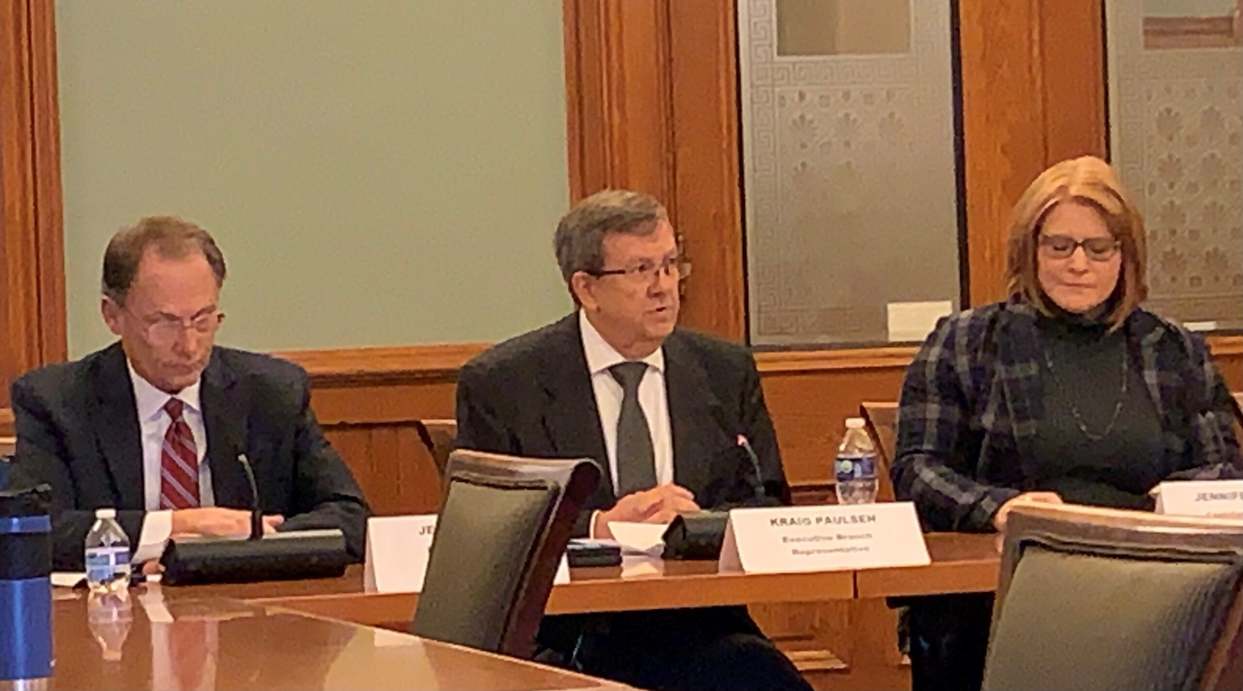 radioiowa.com - O. Kay Henderson - Tax-estimating panel evaluates Iowa's mixed economic picture - Radio Iowa