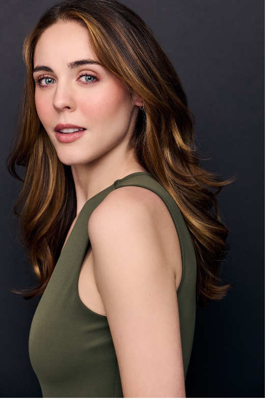 ‘Outsiders’ actress hopes to have cheering section for Iowa shows