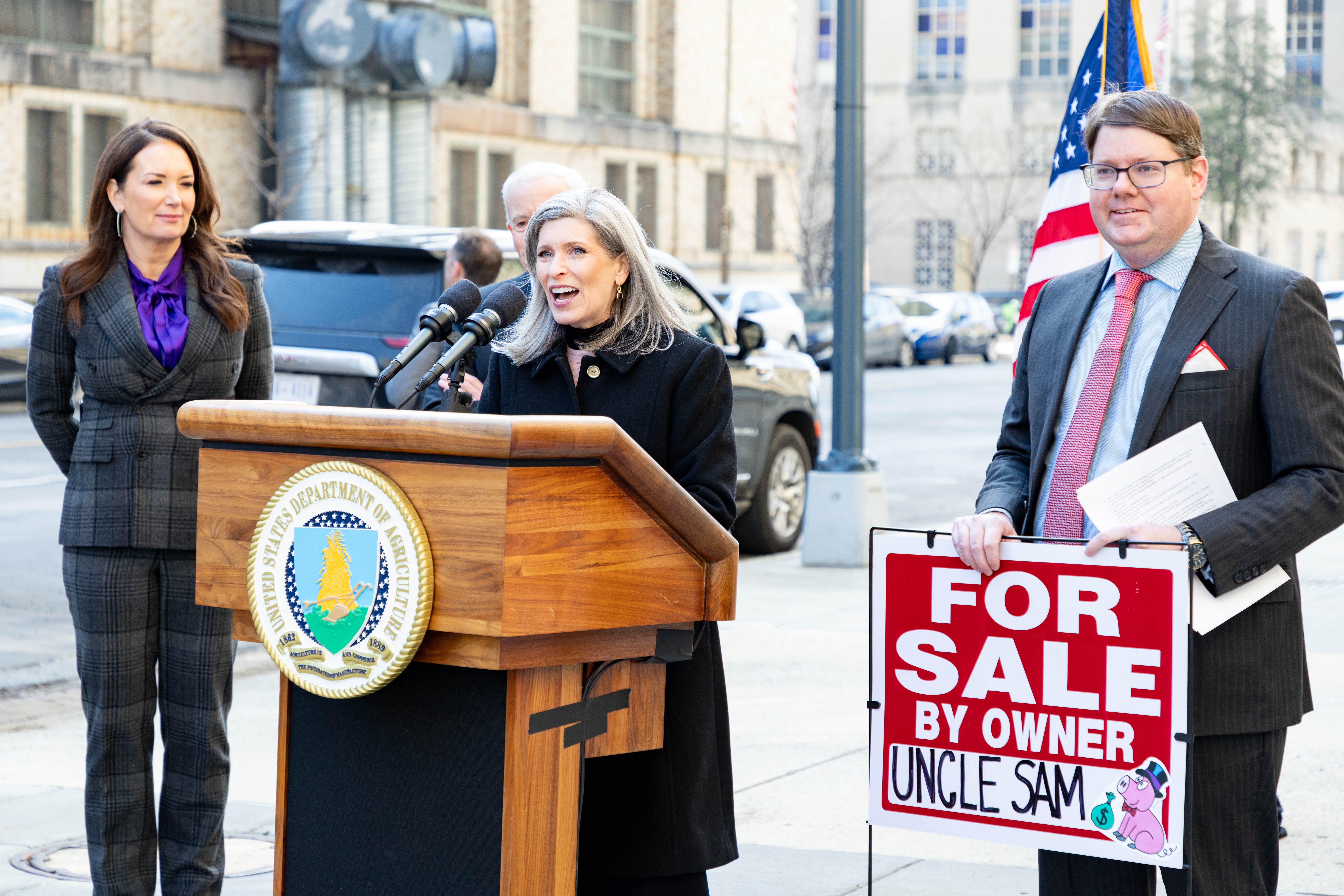 radioiowa.com - O. Kay Henderson - Iowa Senator Ernst applauds putting USDA building up for sale - Radio Iowa