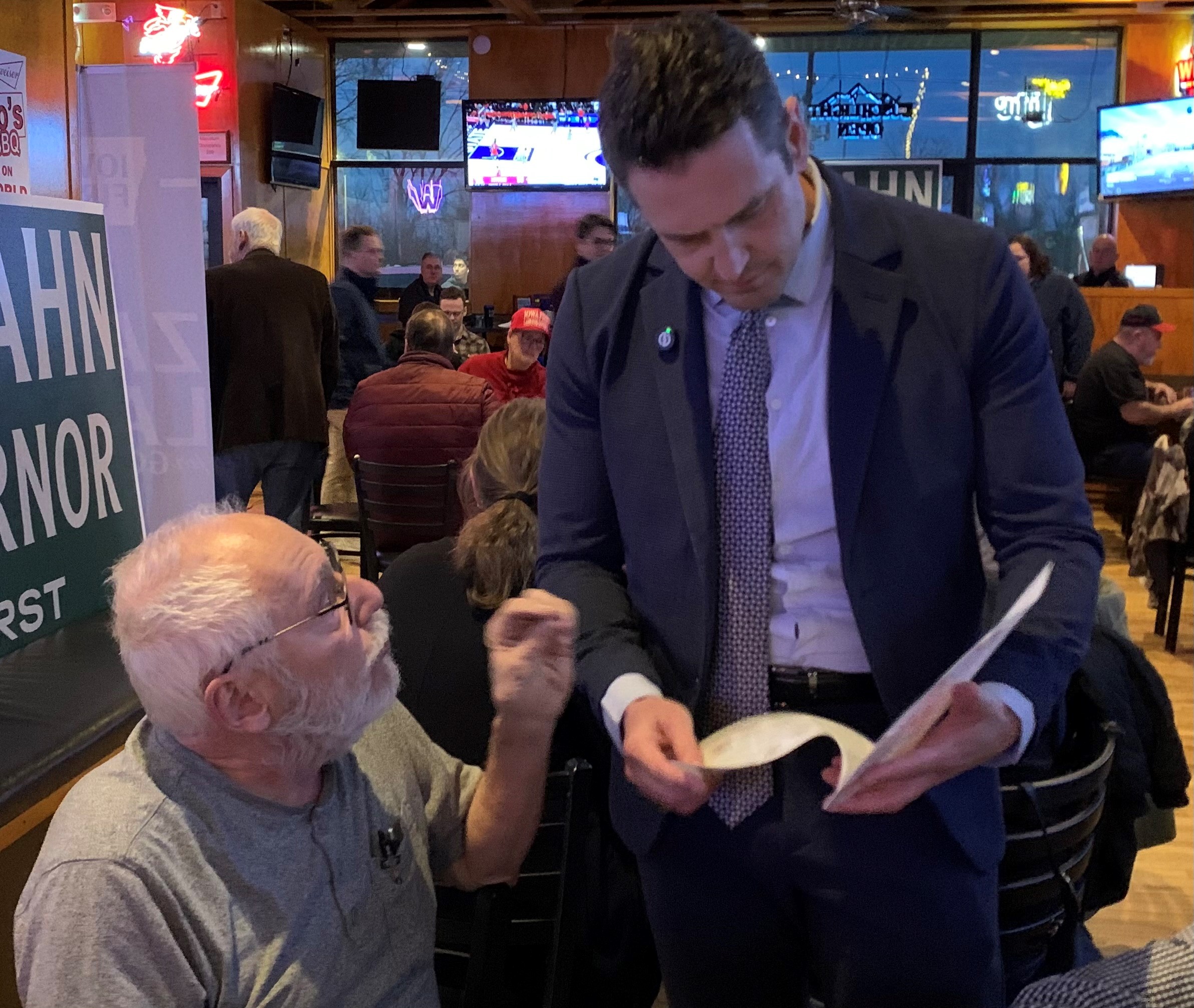 Zahn says Iowa voters are asking for consolidation in GOP race for governor