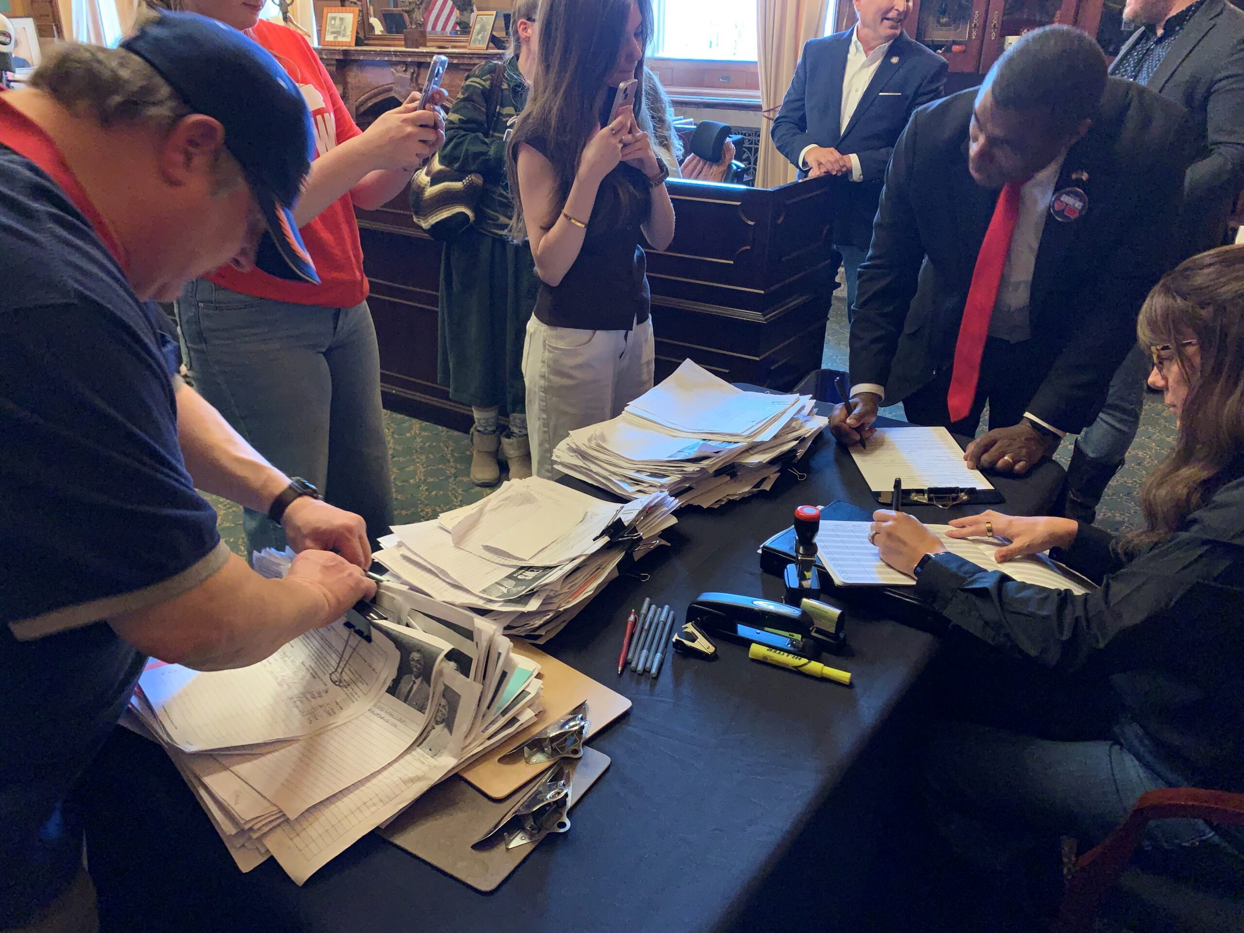 Drama at the deadline as candidates file for Iowa’s 2026 Primary Elections