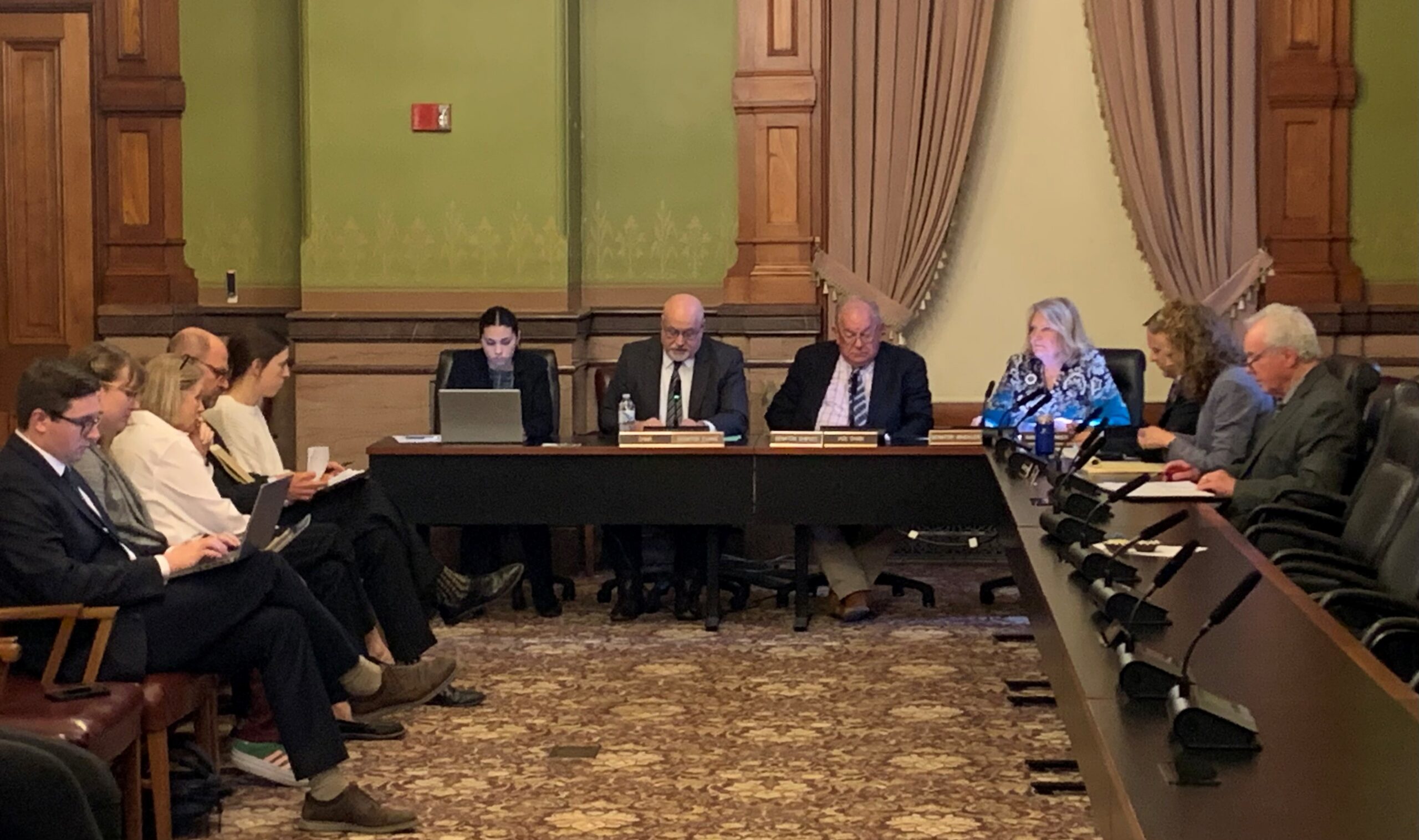 Deadlocked panel, no action on ethics complaint against Iowa senator