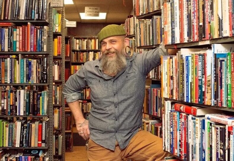 radioiowa.com - Matt Kelley - Davenport book store sees Gen Z and Millennials flocking to VHS tapes - Radio Iowa