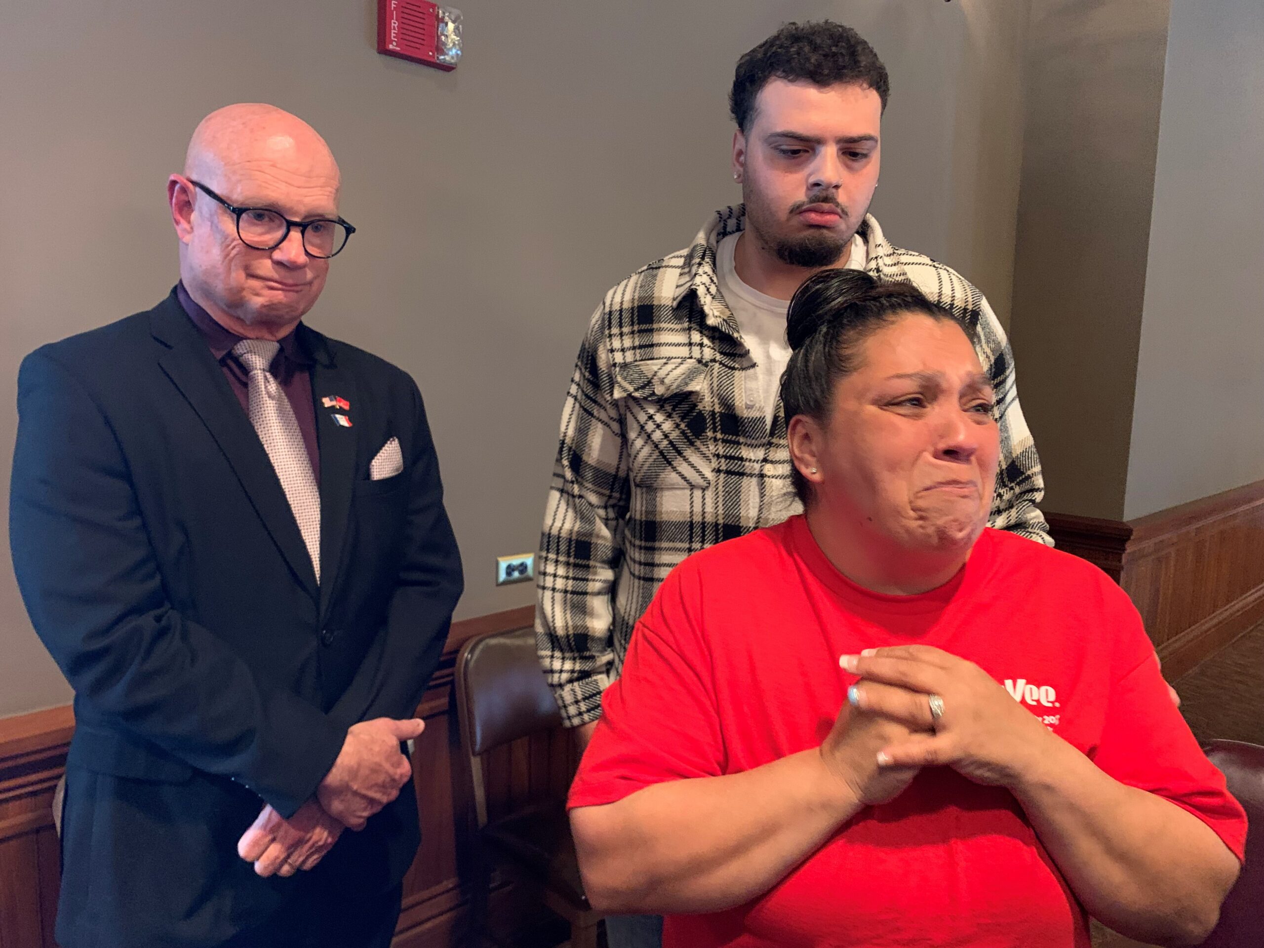 Iowa murder victim’s mother lauds bill to ban warrant resolution clinics