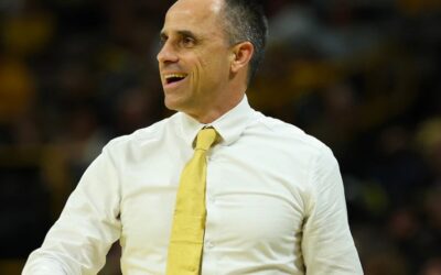 Hawkeye men’s basketball coach McCollum signs contract extension