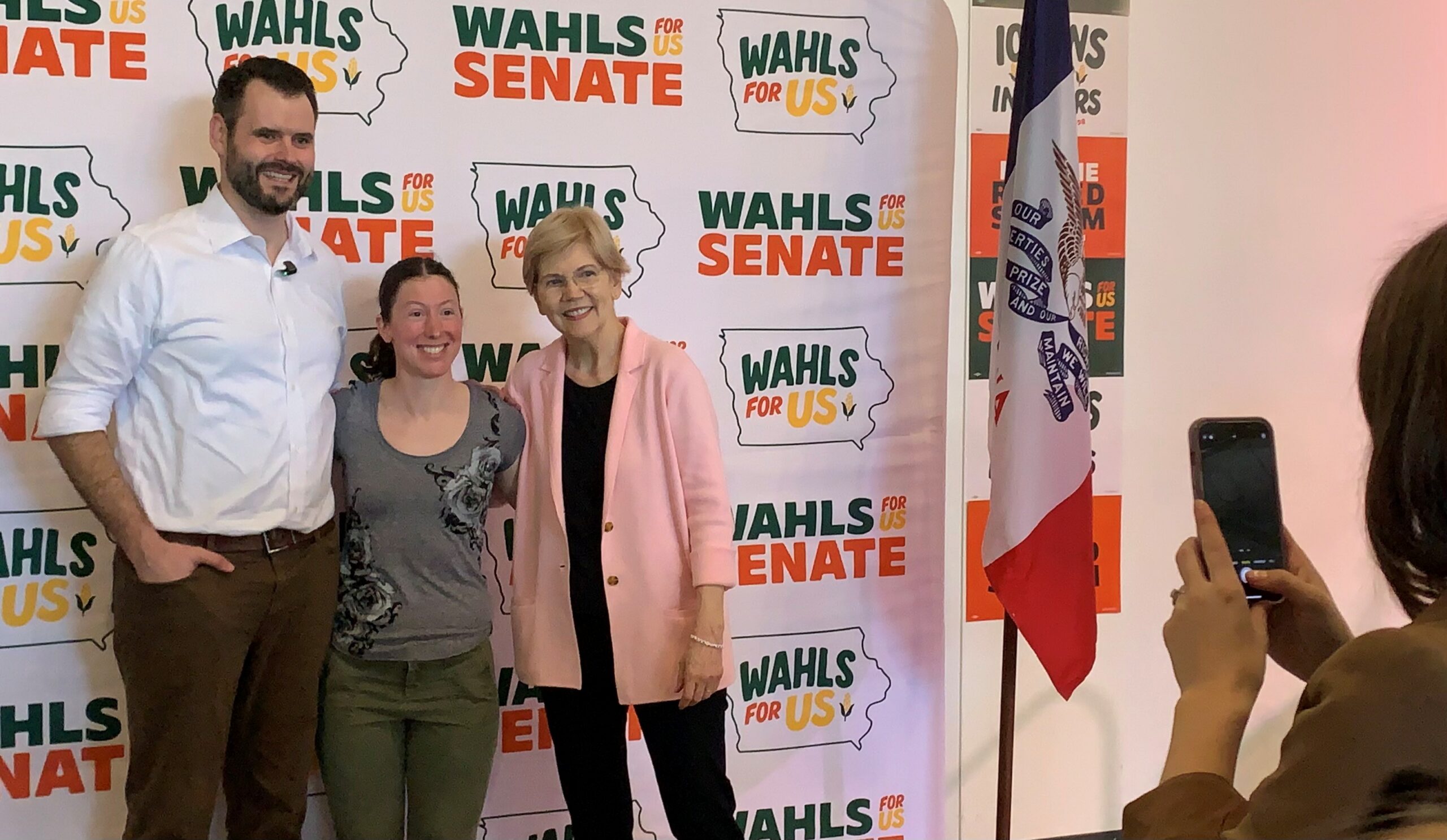 radioiowa.com - O. Kay Henderson - Senator Warren in Iowa to boost Wahls' campaign for U.S. Senate - Radio Iowa